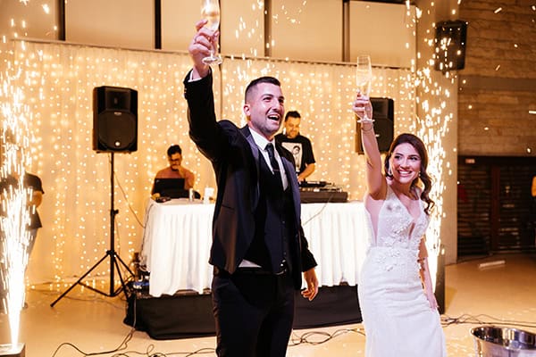 chic-summer-wedding-limassol-baby-breaths-white-roses_39