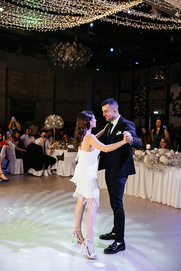 chic-summer-wedding-limassol-baby-breaths-white-roses_41