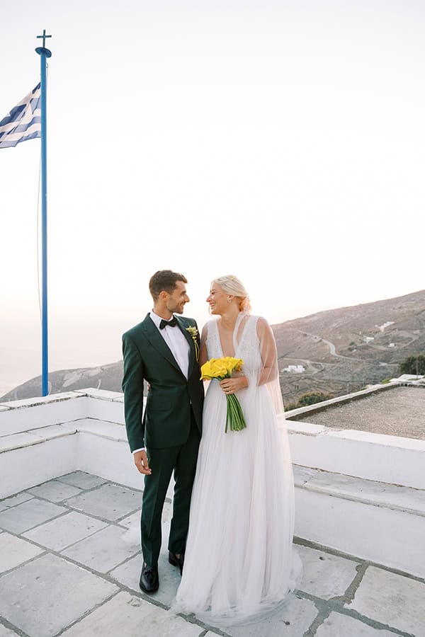 citrus-inspired-wedding-tinos-island-greenery-yellow-callas_01