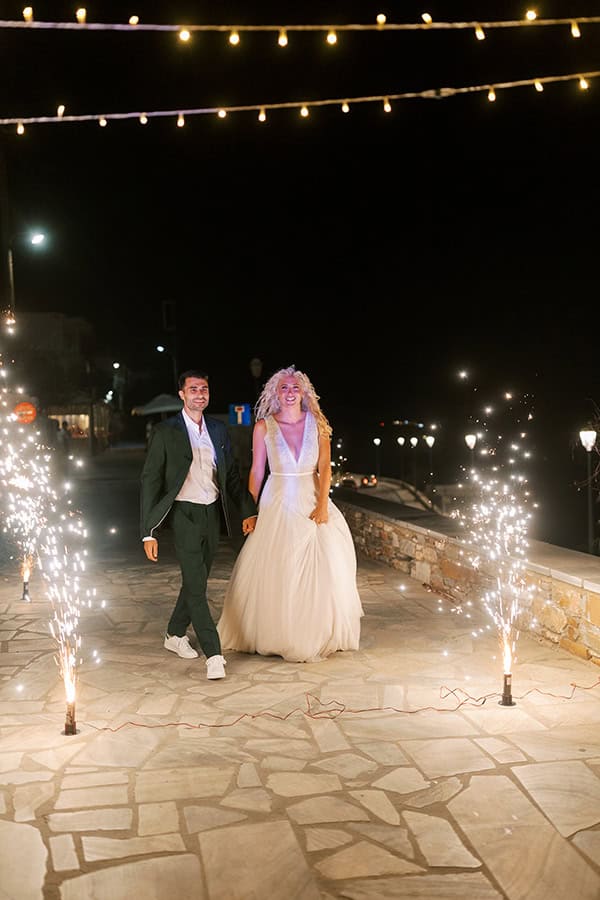 citrus-inspired-wedding-tinos-island-greenery-yellow-callas_32