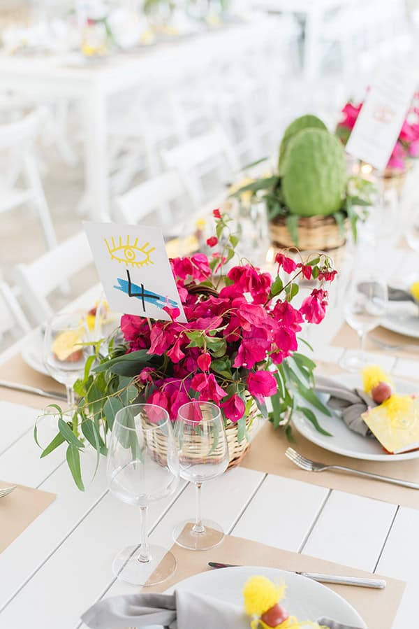 decoration-wedding-island-fucshia-bougainvillea-cactus_02