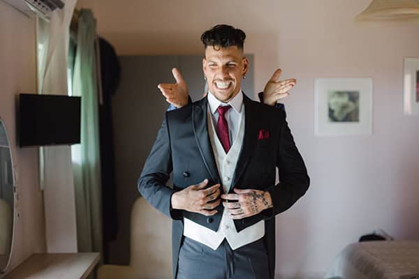 dreamy-summer-wedding-kefalonia-boho-floral-arrangmenets_09