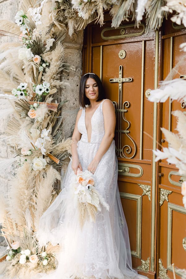 dreamy-summer-wedding-kefalonia-boho-floral-arrangmenets_21