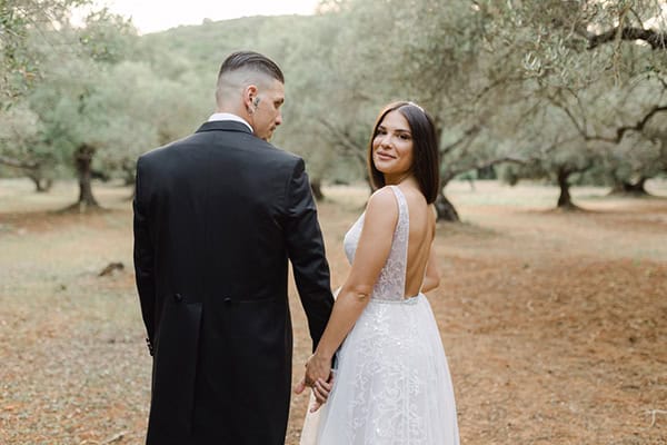 dreamy-summer-wedding-kefalonia-boho-floral-arrangmenets_25