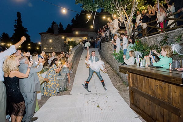 lovely-autumn-wedding-parnassos_34x