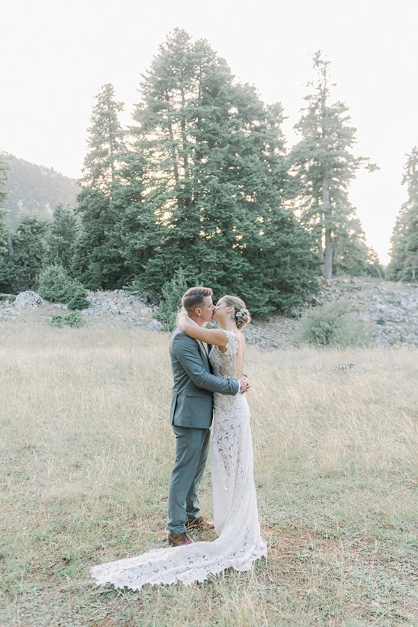 lovely-autumn-wedding-parnassos_43
