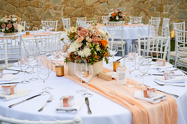 lovely-spring-wedding--orange-hues_21x