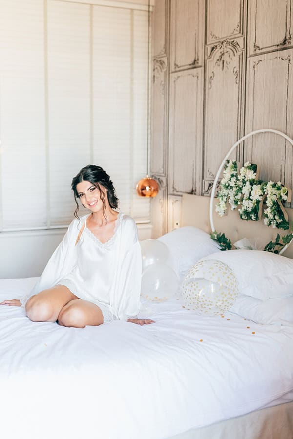 lovely-summer-wedding-blue-white-hydrangeas_10