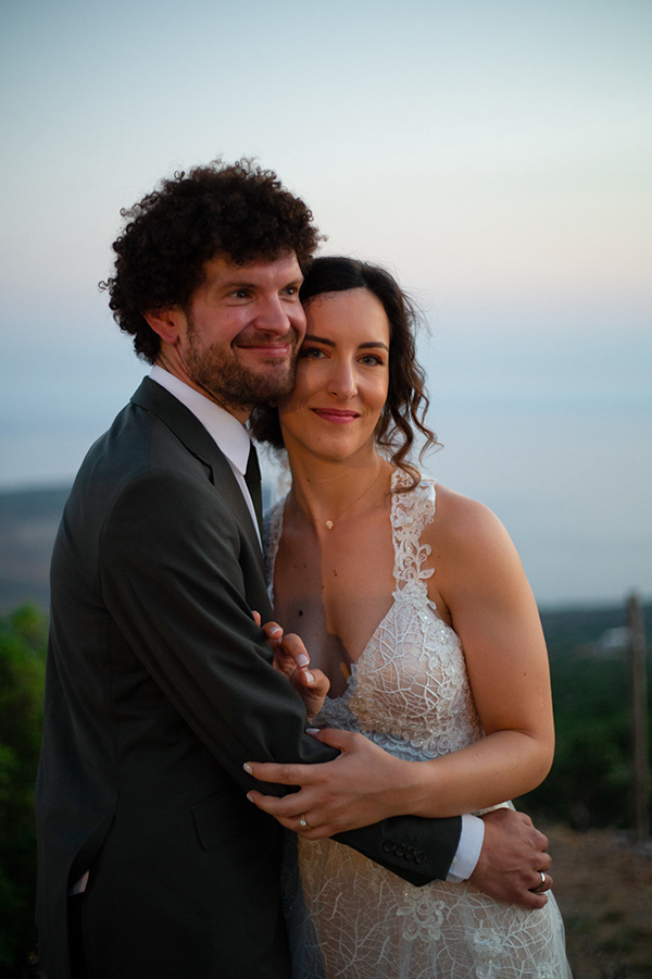 lovely-summer-wedding-mani-fuchsia-touches_04