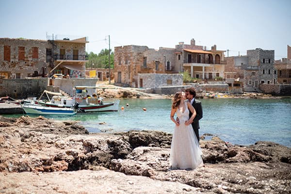 lovely-summer-wedding-mani-fuchsia-touches_28