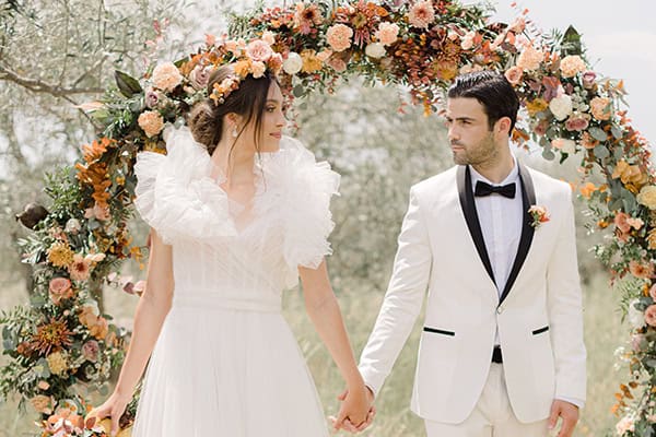 Μαγευτικό styled shoot με αποξηραμένα λουλούδια σε φθινοπωρινές αποχρώσεις