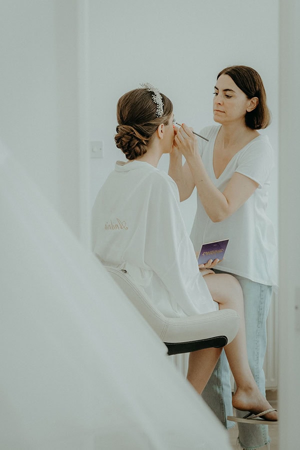 modern-spring-wedding-nicosia-colorful-floral-arrangements_07x