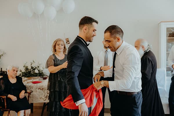 modern-spring-wedding-nicosia-colorful-floral-arrangements_21