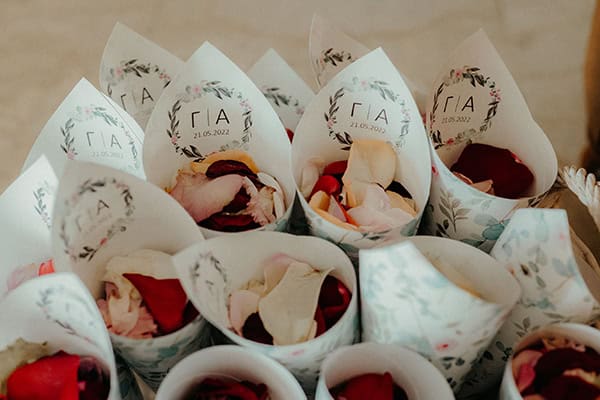 modern-spring-wedding-nicosia-colorful-floral-arrangements_25