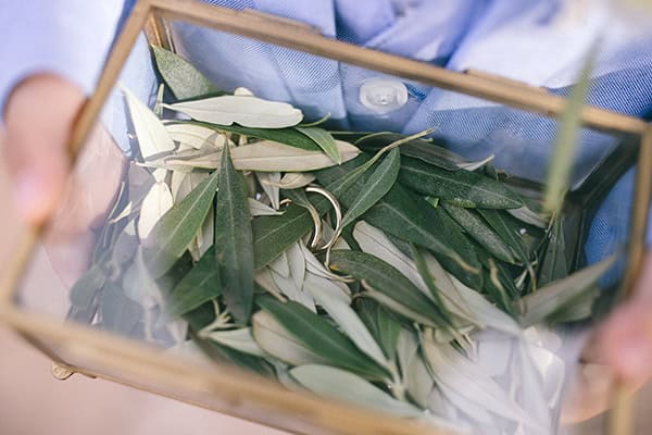 romantic-chic-wedding-athens-olive-white-florals_13