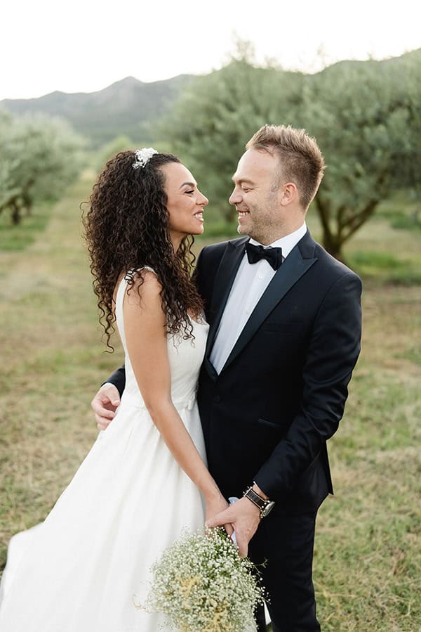 romantic-summer-wedding-kozani-baby-breath_01x