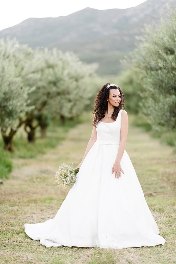 romantic-summer-wedding-kozani-baby-breath_06