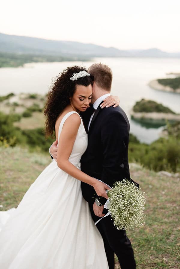 romantic-summer-wedding-kozani-baby-breath_08