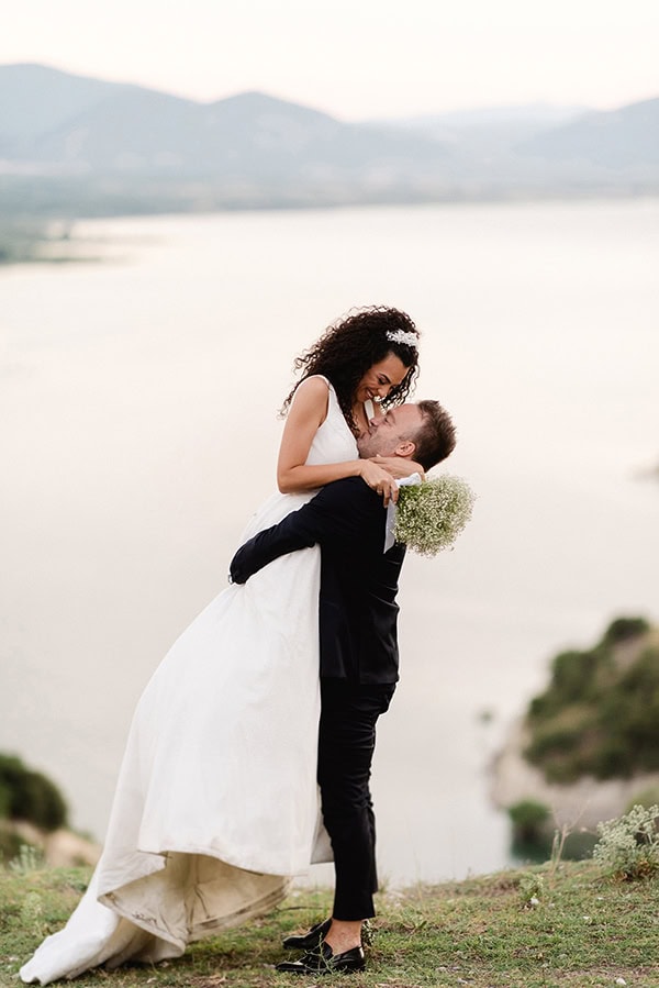 romantic-summer-wedding-kozani-baby-breath_10
