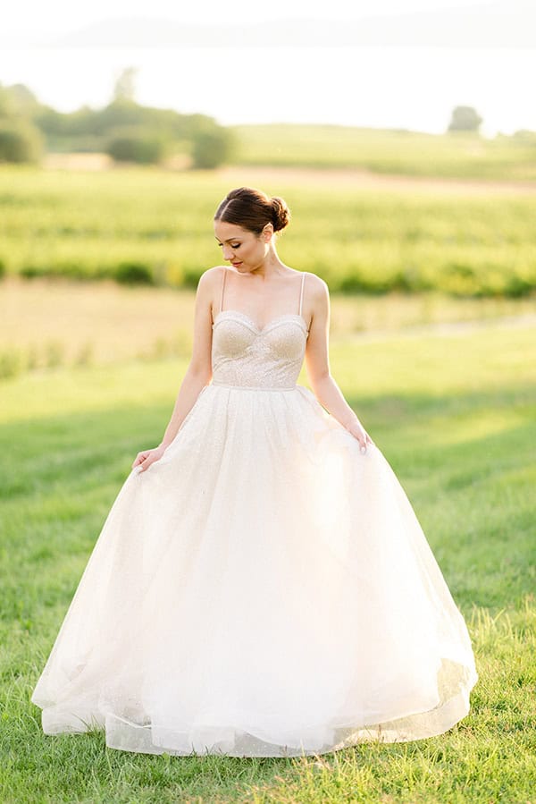 romantic-summer-wedding-kozani-white-peones-roses_02