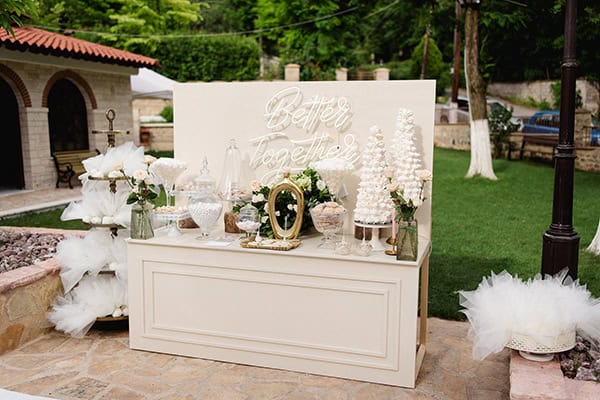 romantic-summer-wedding-kozani-white-peones-roses_15