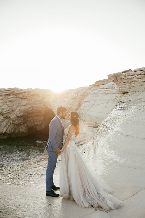 rustic-spring-wedding-larnaka-colorful-blooms_05