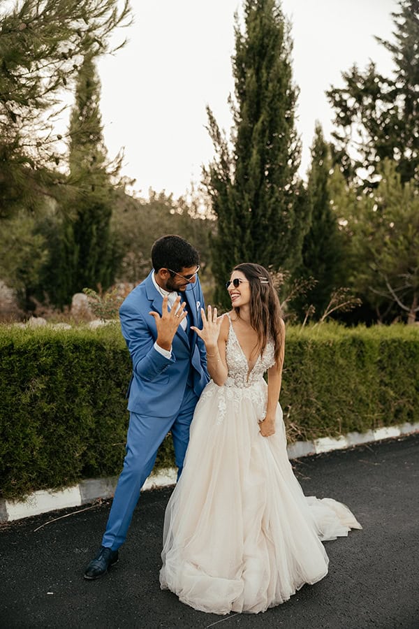rustic-spring-wedding-larnaka-colorful-blooms_35