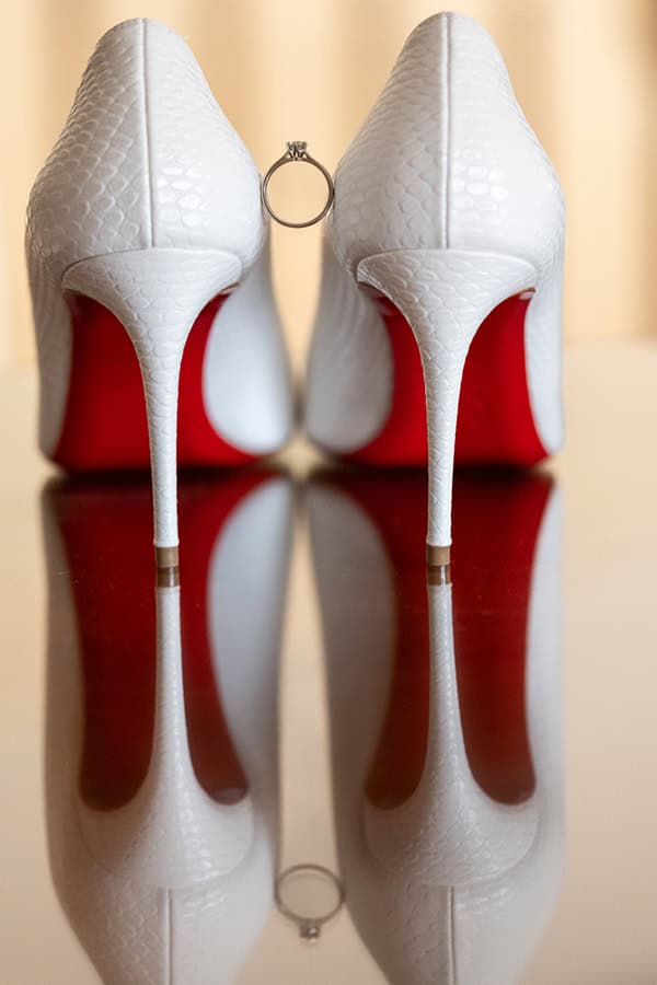 rustic-summer-wedding-athens-white-romantic-blooms_03