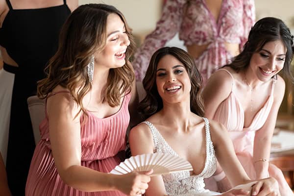 rustic-summer-wedding-athens-white-romantic-blooms_04