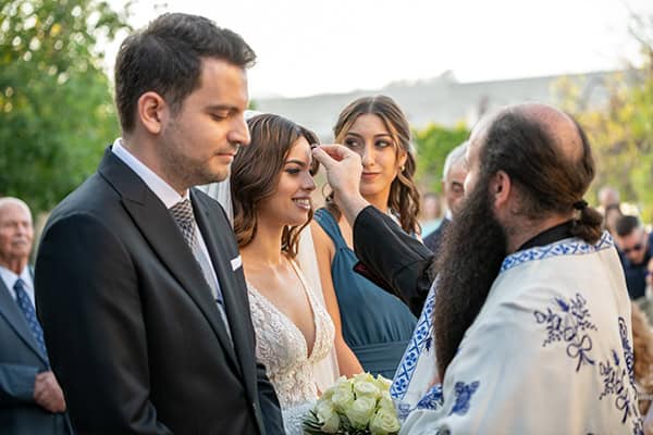 rustic-summer-wedding-athens-white-romantic-blooms_10