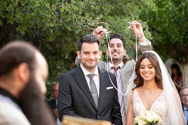 rustic-summer-wedding-athens-white-romantic-blooms_11