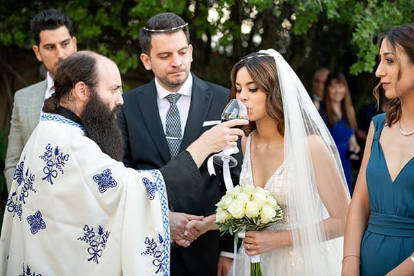 rustic-summer-wedding-athens-white-romantic-blooms_12