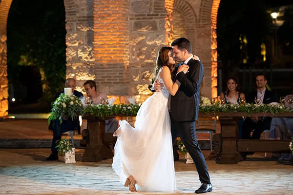 rustic-summer-wedding-athens-white-romantic-blooms_21