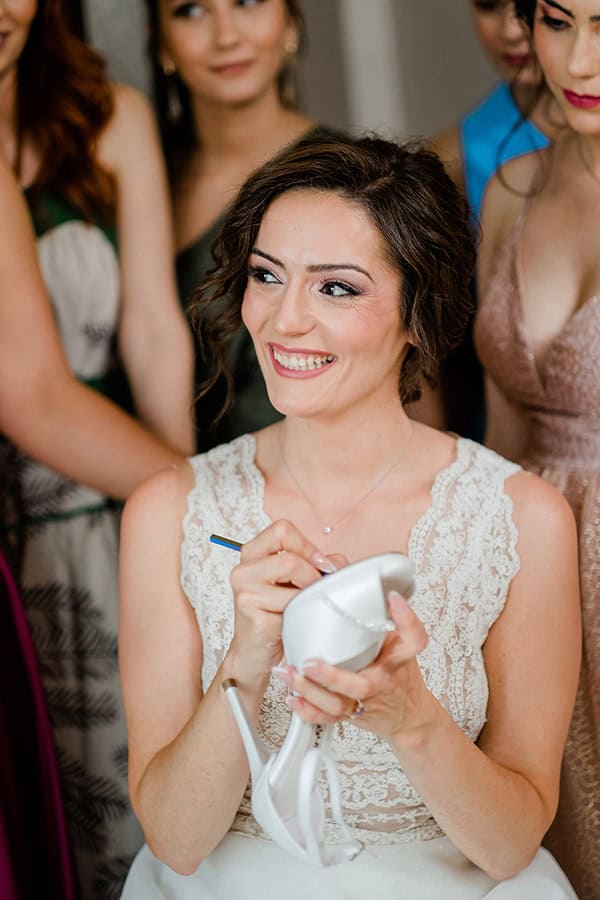 rustic-summer-wedding-white-red-hues_04