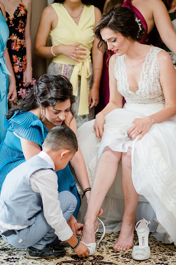 rustic-summer-wedding-white-red-hues_05