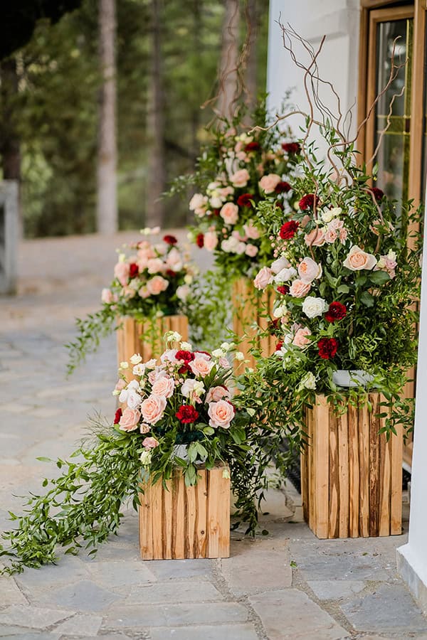 rustic-summer-wedding-white-red-hues_09