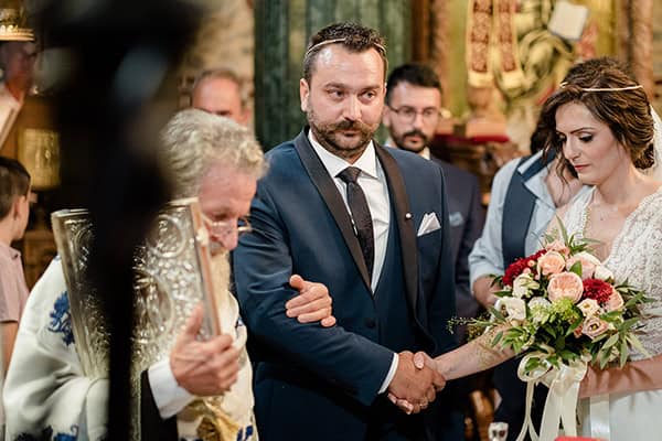 rustic-summer-wedding-white-red-hues_16