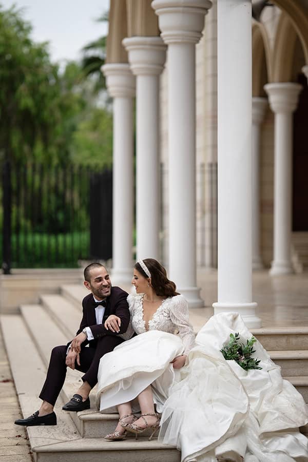 spring-wedding-nicosia-protea-burgundy-hues_02