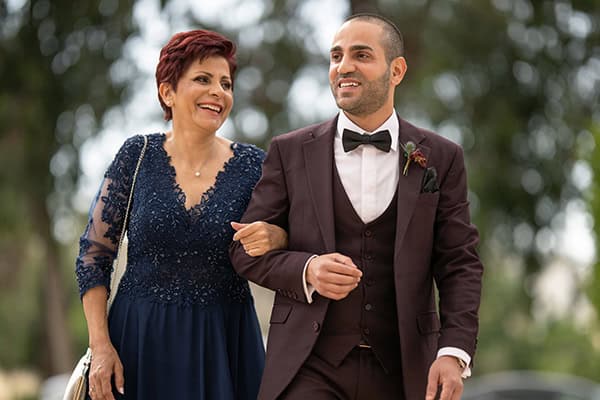 spring-wedding-nicosia-protea-burgundy-hues_43