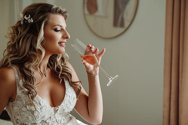 summer-wedding-athens-pastel-tones_12