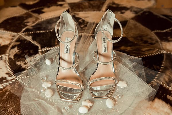 summer-wedding-baby-breath-romantic-details_04