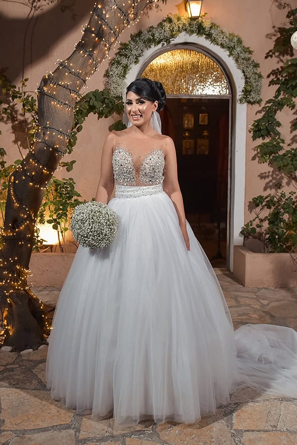 summer-wedding-baby-breath-romantic-details_17x