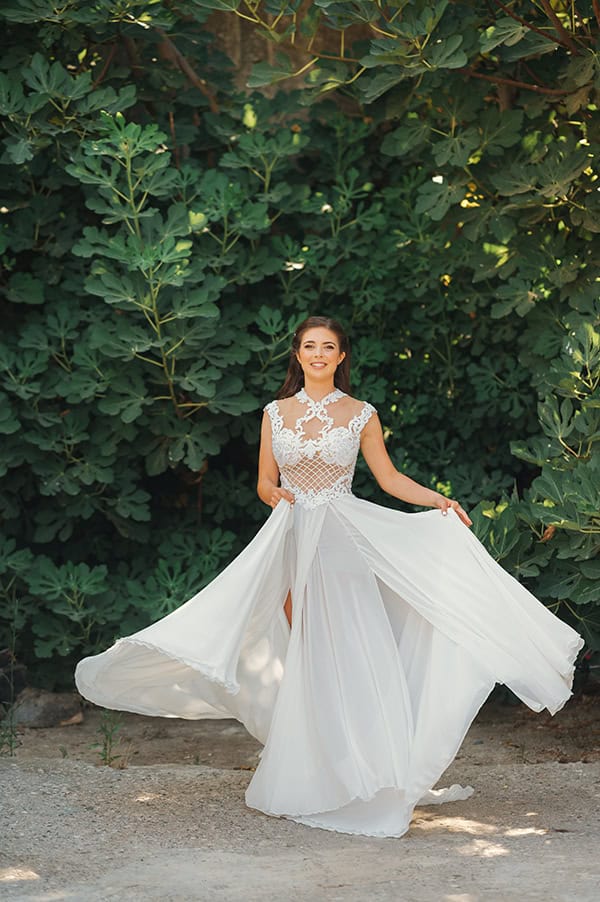 utterly-romantic-summer-wedding-rhodes-light-blue-details-white-lysianthus_09