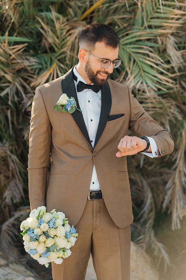 utterly-romantic-summer-wedding-rhodes-light-blue-details-white-lysianthus_13