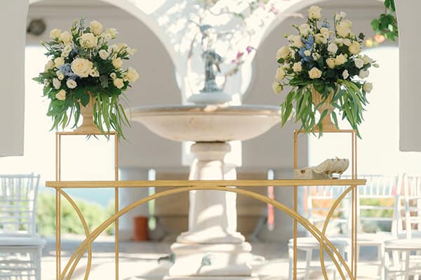 utterly-romantic-summer-wedding-rhodes-light-blue-details-white-lysianthus_16