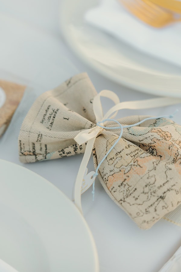 utterly-romantic-summer-wedding-rhodes-light-blue-details-white-lysianthus_32