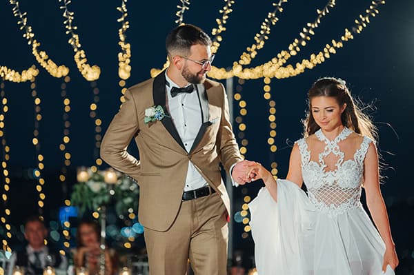 utterly-romantic-summer-wedding-rhodes-light-blue-details-white-lysianthus_41