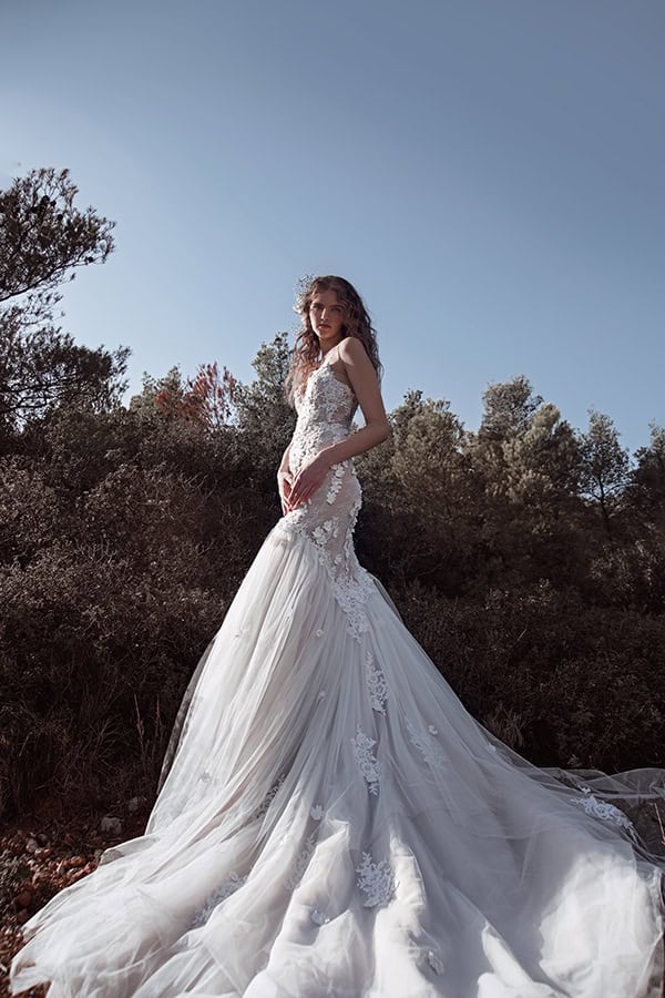aetherial-bridal-wedding-dressesmay-theotoki-glamorous-bridal-look_10