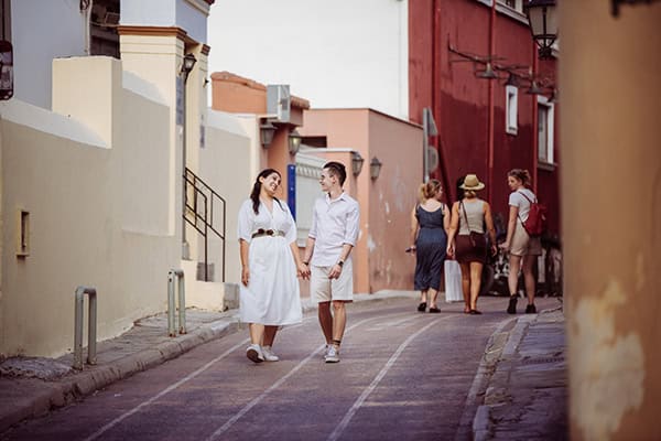 beautiful-engagement-shoot-plaka-athens-happy-snapshots_05x