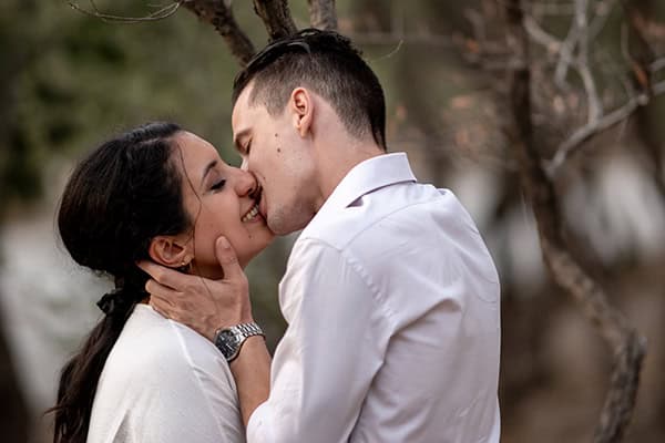 beautiful-engagement-shoot-plaka-athens-happy-snapshots_15